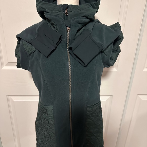 Lululemon Fleecy Keen II Jacket in Fuel Green color, Silver Zippers , size 12 - Picture 6 of 13